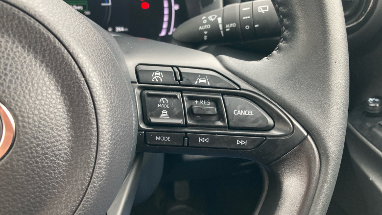 Toyota Yaris Cross 1.5 Hybrid Design 5dr CVT Hybrid Estate